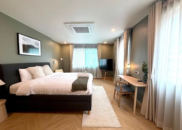 Whole Floor, 3 Bed 3 Bath, 1 Min To Bts Prompong * バンコク都
