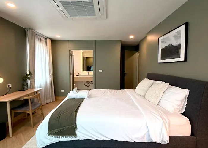 Whole Floor, 3 Bed 3 Bath, 1 Min To Bts Prompong バンコク都