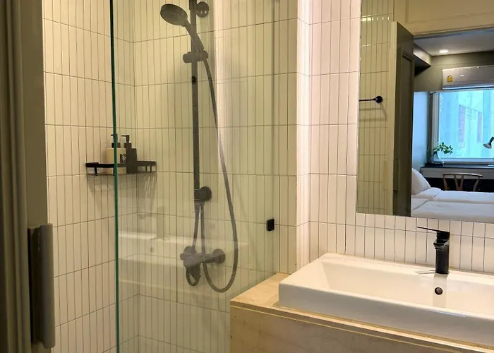Whole Floor, 3 Bed 3 Bath, 1 Min To Bts Prompong アパート バンコク都