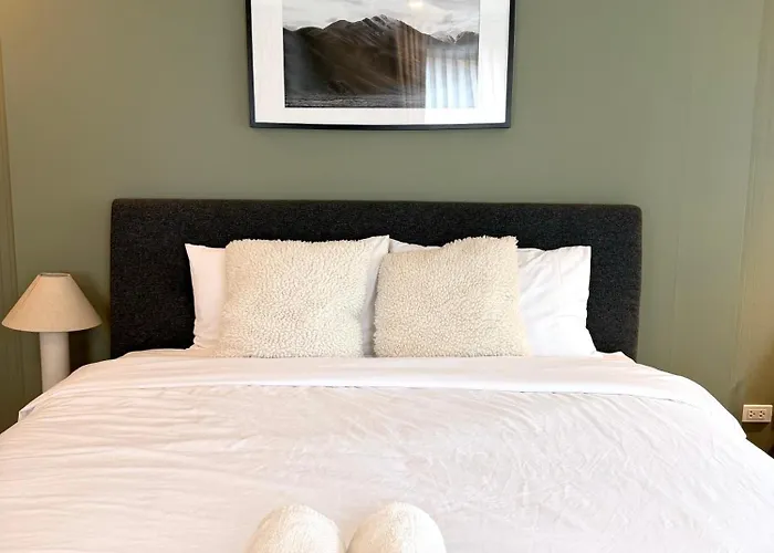 Whole Floor, 3 Bed 3 Bath, 1 Min To Bts Prompong