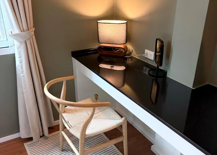 Whole Floor, 3 Bed 3 Bath, 1 Min To Bts Prompong アパート