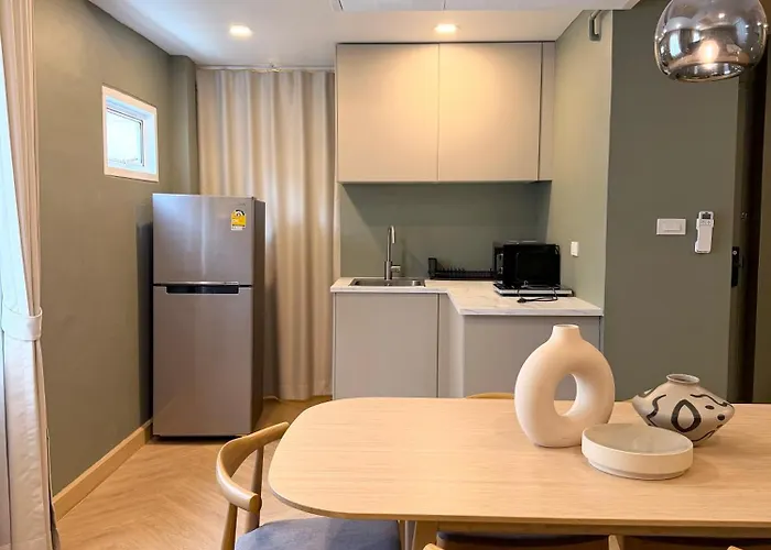 Whole Floor, 3 Bed 3 Bath, 1 Min To Bts Prompong アパート *