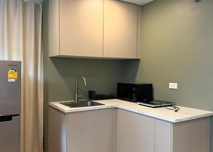 Whole Floor, 3 Bed 3 Bath, 1 Min To Bts Prompong